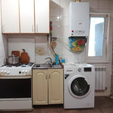 2-кімнатна біля центру міста в одеському дворику *