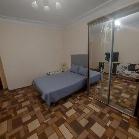 2-кімнатна біля центру міста в одеському дворику * Одеса